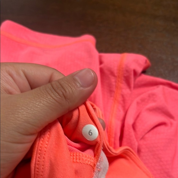 Lululemon Women's Coral Top - Picture 7 of 7